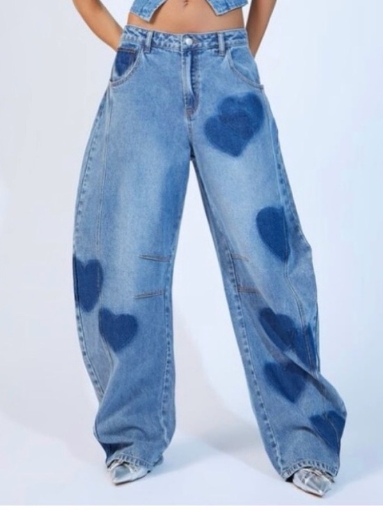Forever 21 Denim - Forever 21 Barrel Fit Blue Heart Women’s Jeans - 24